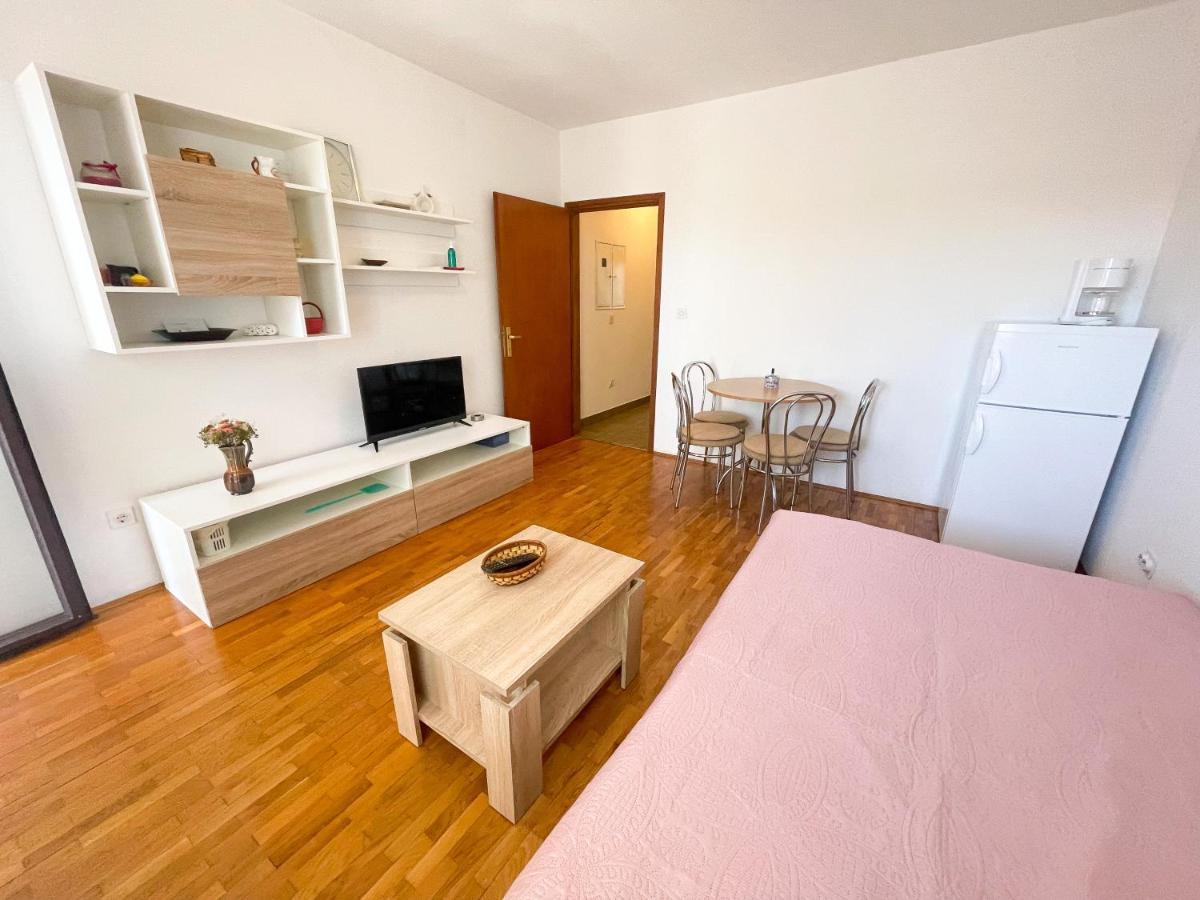 Apartmani Milan ツリクヴェニツァ エクステリア 写真